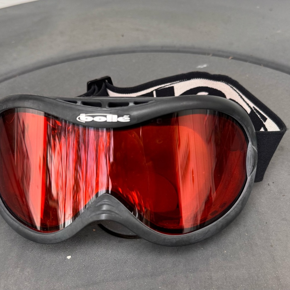 Bolle Black Frame with Red Lens Goggles - Picture 7 of 8